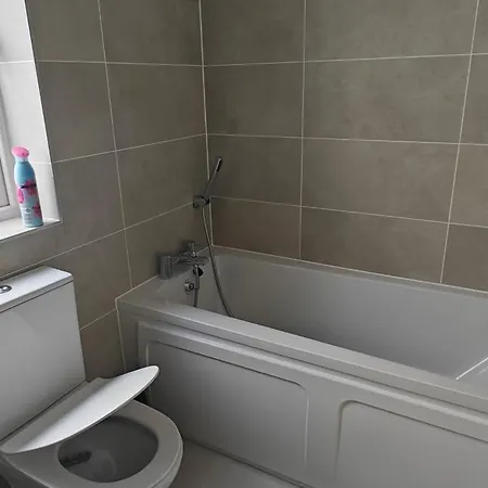 Ubytování v soukromí Graydon - 1 In A 4bhk *
