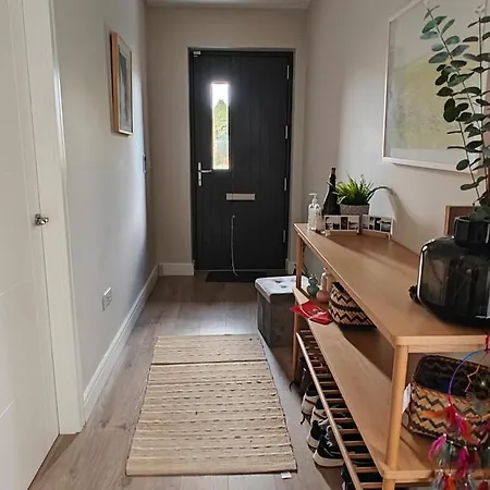 Graydon - 1 In A 4bhk Ubytování v soukromí